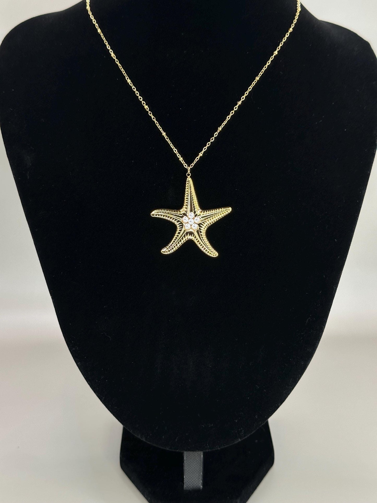Gold Plated Waterproof Starfish Statement Necklace – Bold Ocean Pendant with Pearl Detail minimalist jewelry