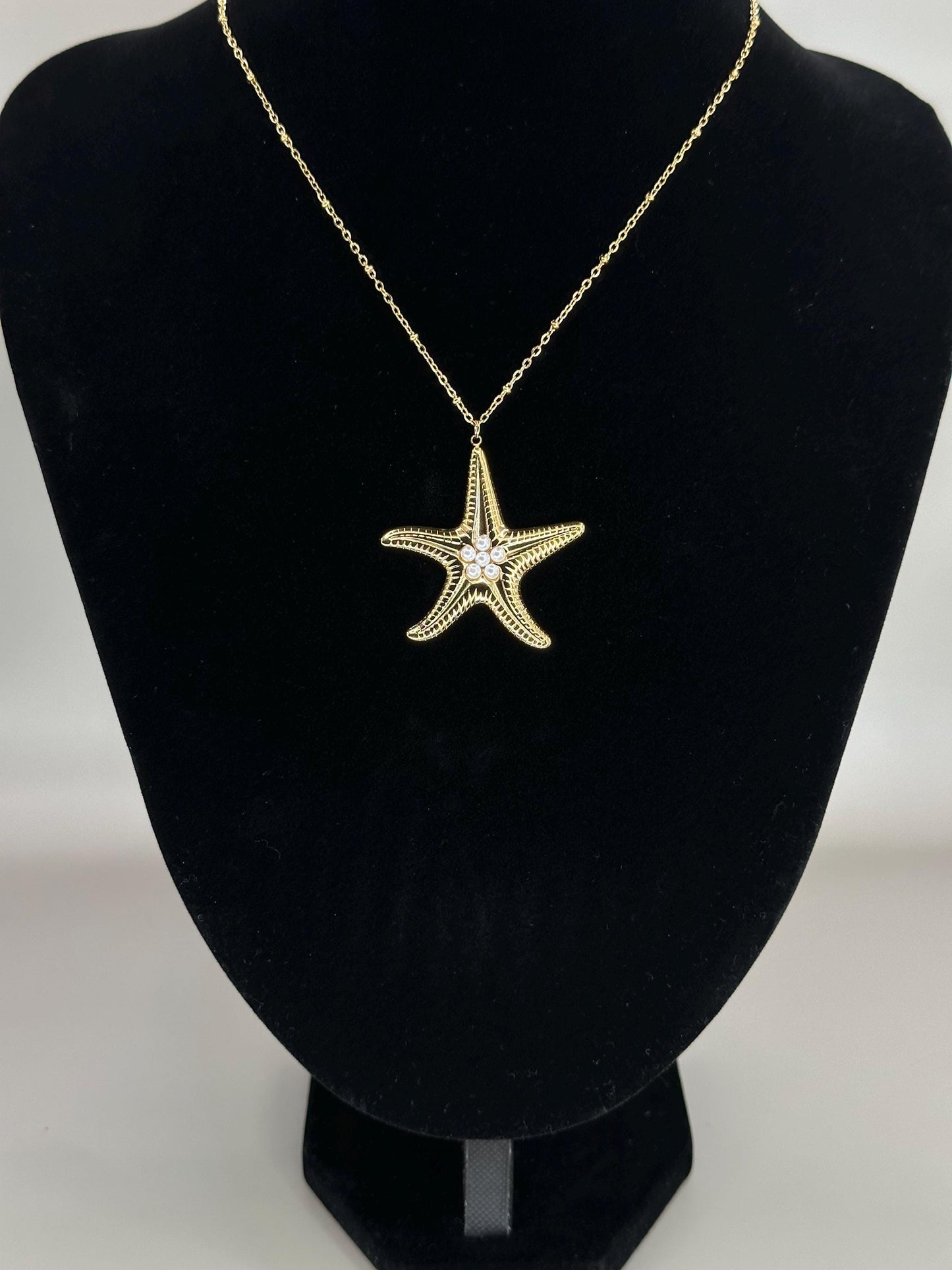 Gold Plated Waterproof Starfish Statement Necklace – Bold Ocean Pendant with Pearl Detail minimalist jewelry