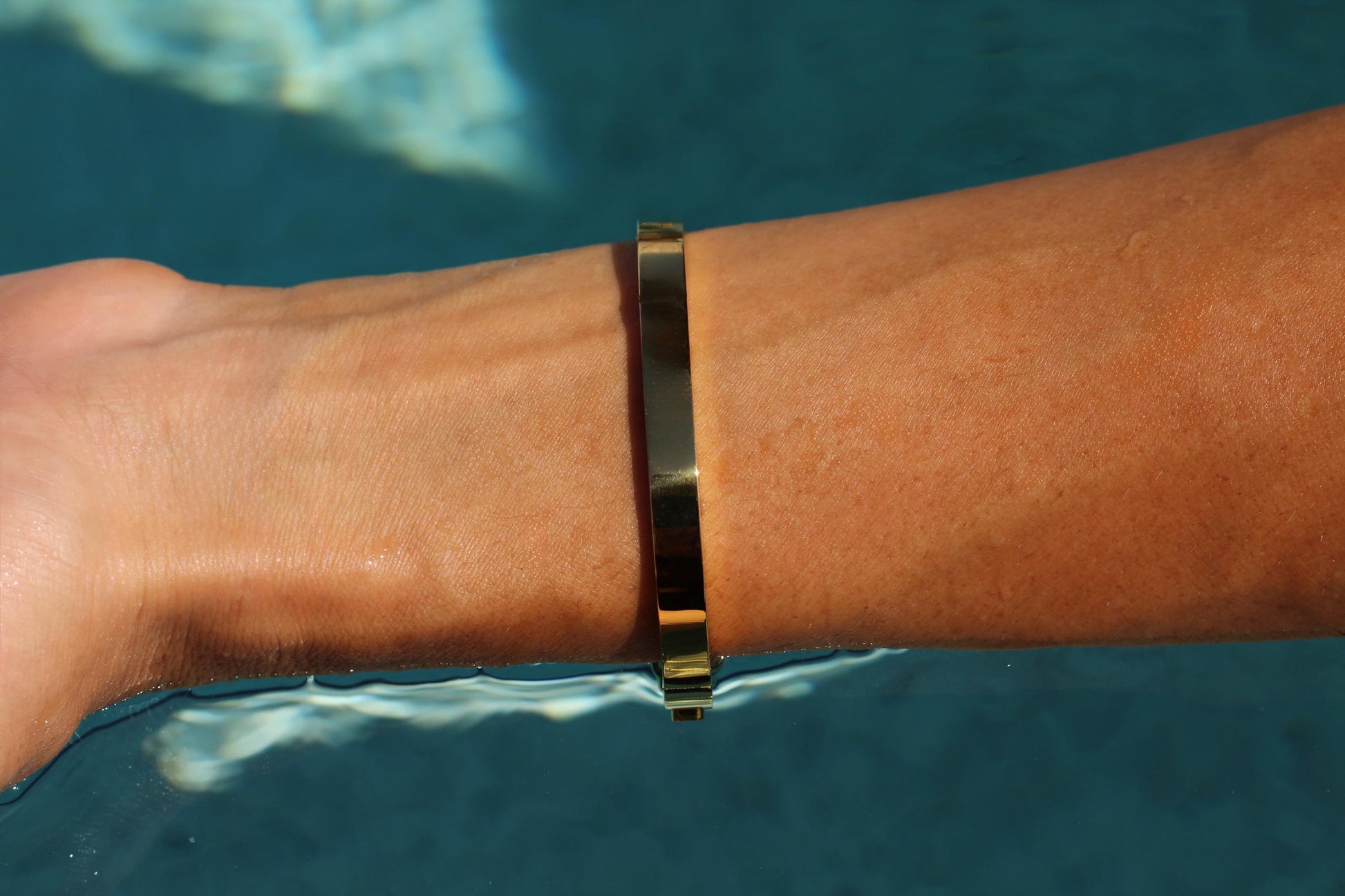 Gold Plated Waterproof Emerald Cuff Bracelet Hypoallergenic Minimalist Jewelry