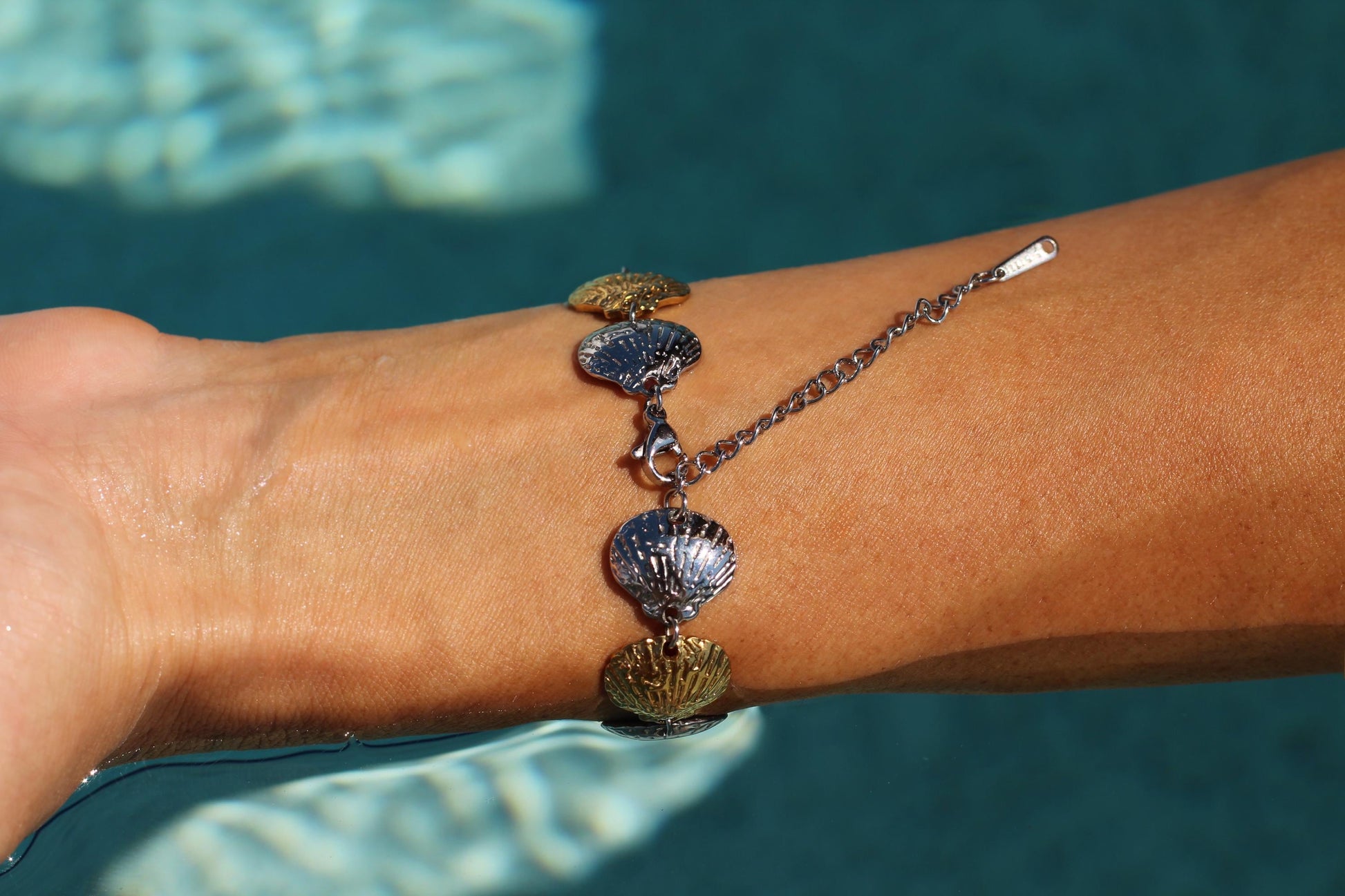 Gold & Silver Plated Waterproof Seashell Bracelet – Hypoallergenic Minimalist Jewelry