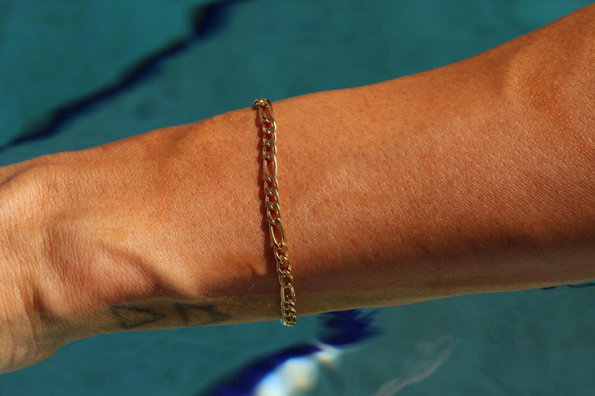 Gold Plated Waterproof Figaro Bracelet Hypoallergenic Minimalist Jewelry